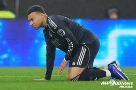 他真把足球踢成艺术了