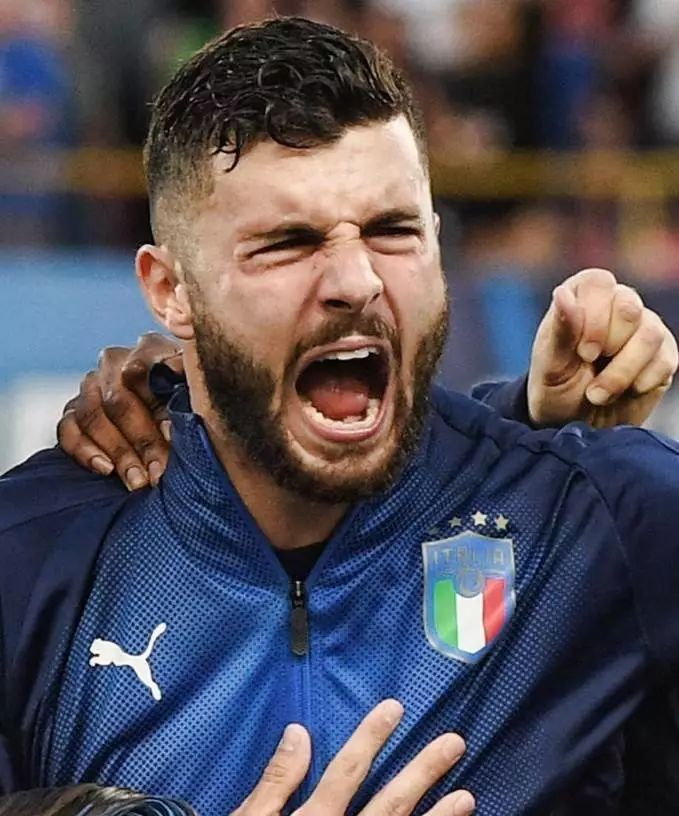 也有人摇头 也有人摇头